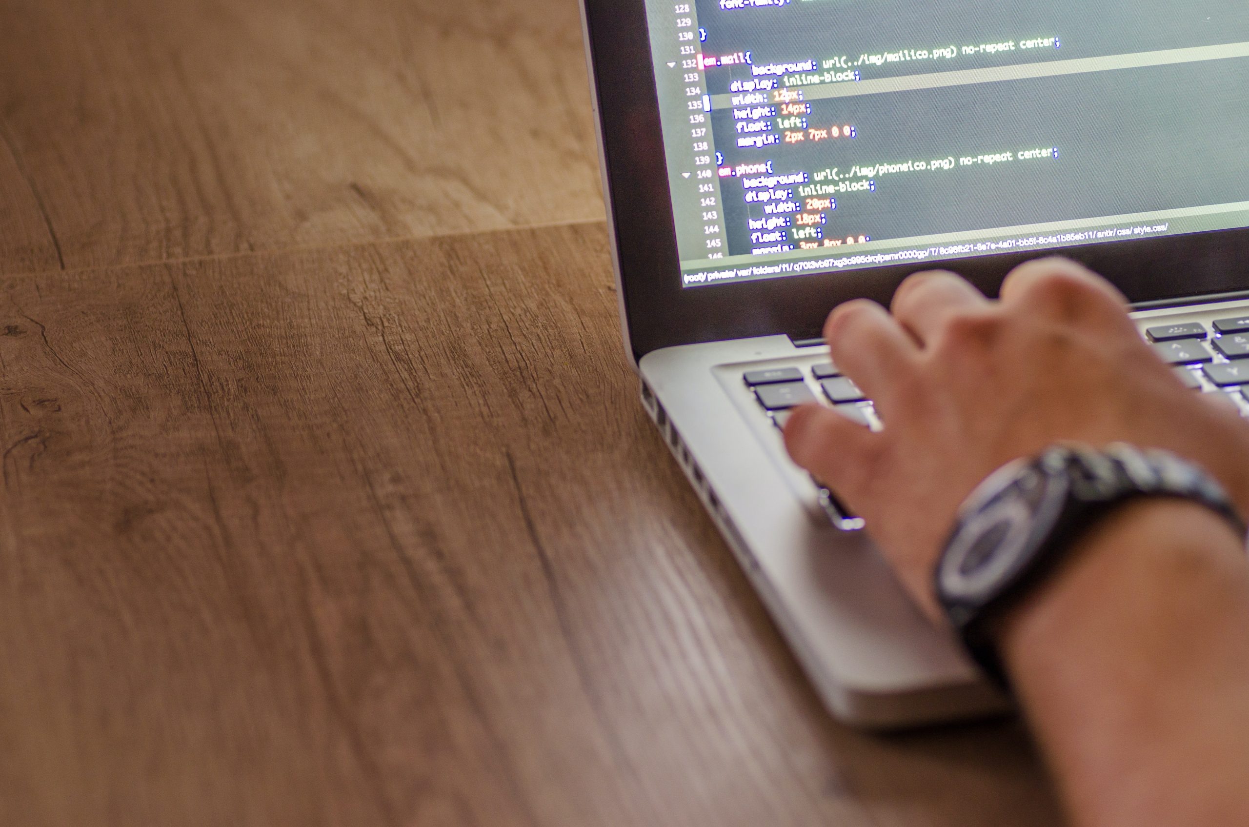 Coding with MacBook
Programming with Mac