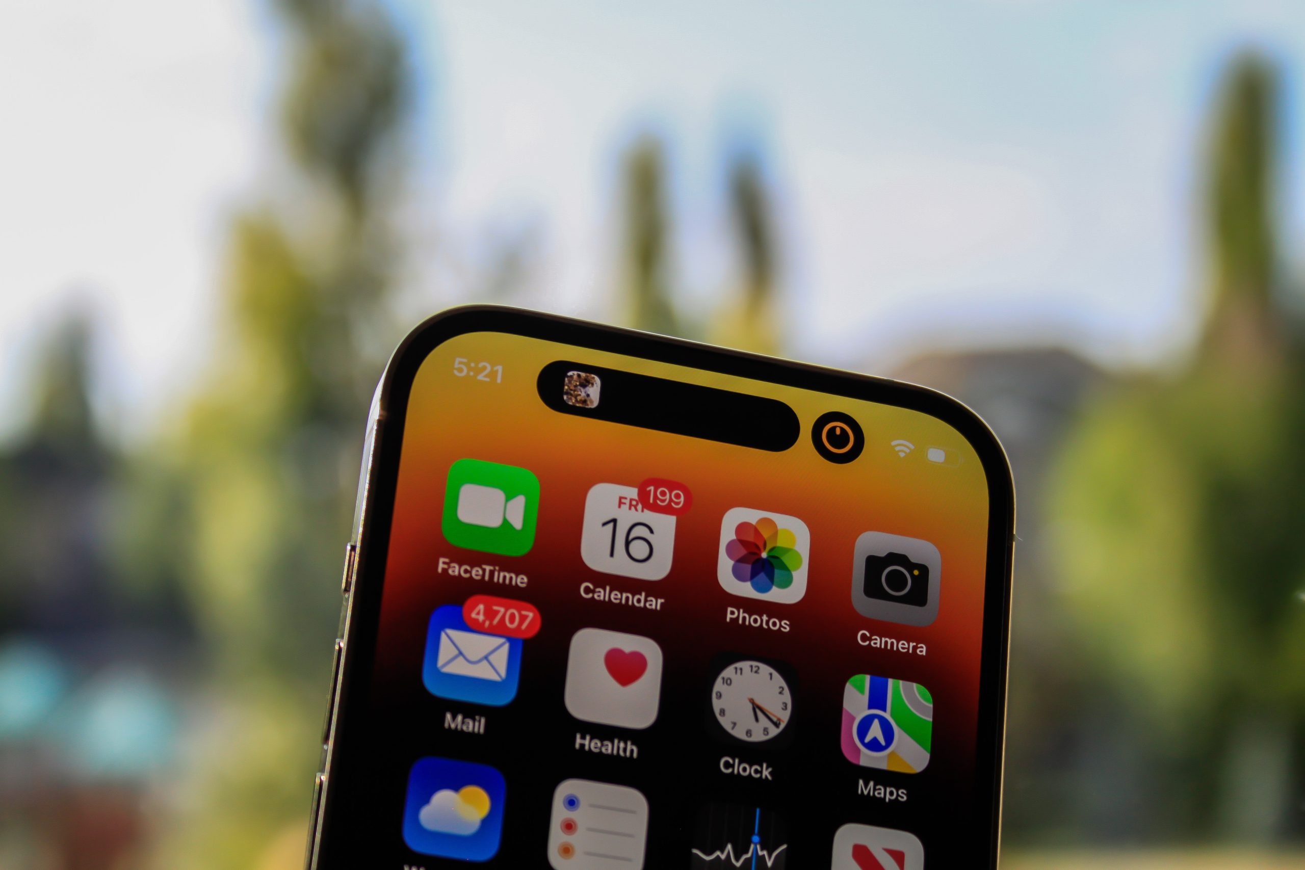 iOS 16 in iPhone 14 Series. iOS 16 best features. New iOS