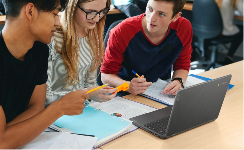 Smarter Procurement, Stronger Classrooms: A Procurement Head’s Guide to Choosing Chromebooks for Your School